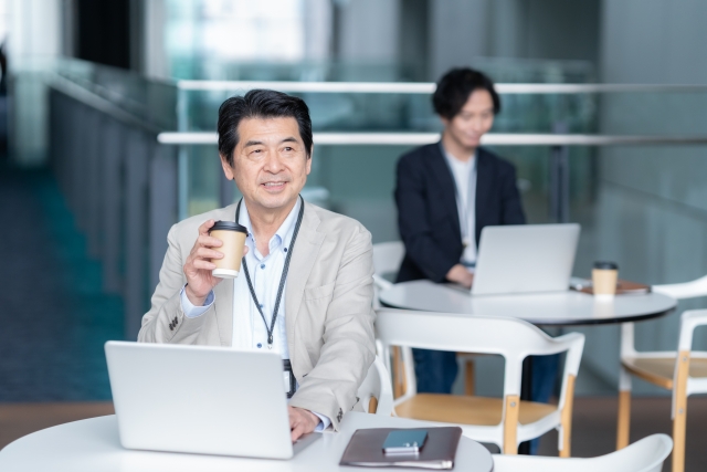 年収格差が広がるエンジニアの将来性と生存戦略